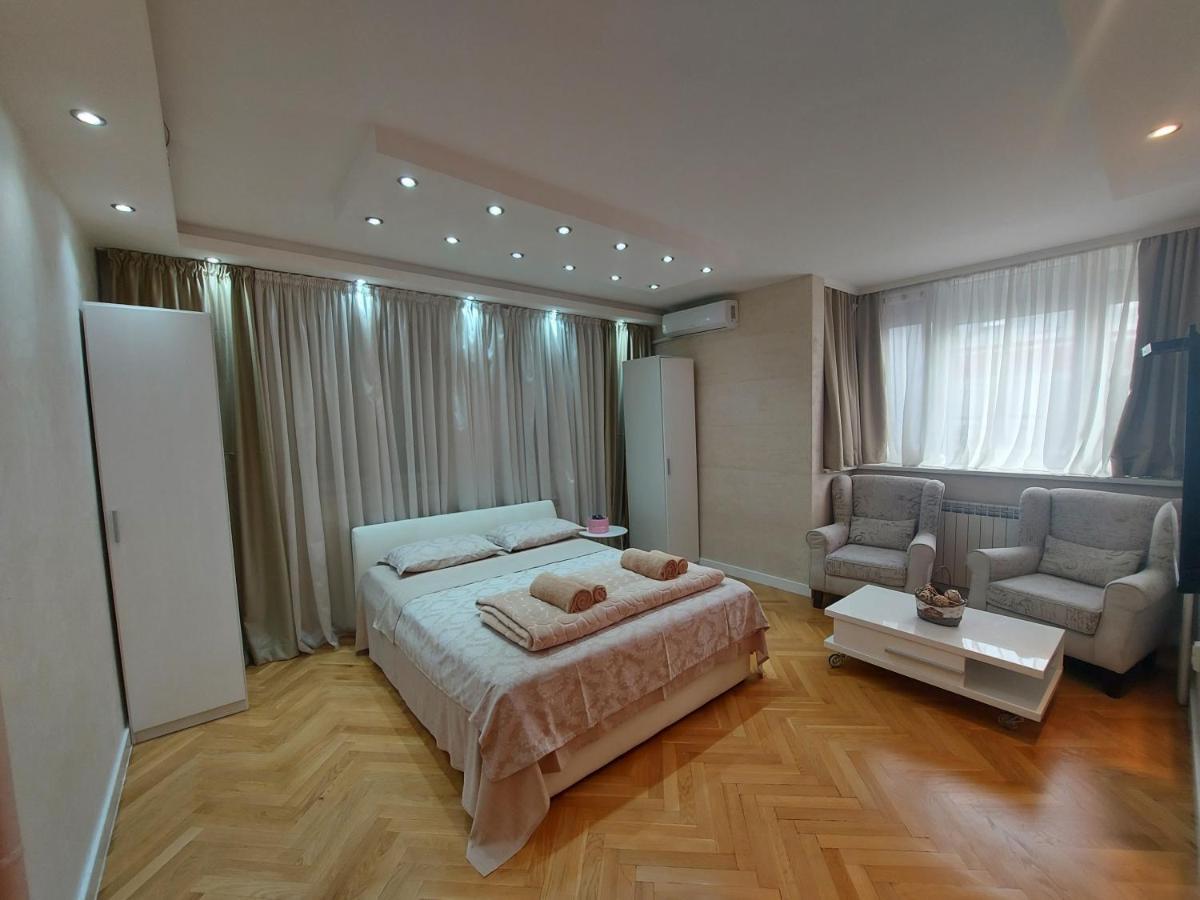Arena Relax Apartman Belgrado Buitenkant foto