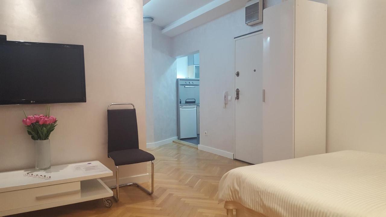 Arena Relax Apartman Belgrado Buitenkant foto