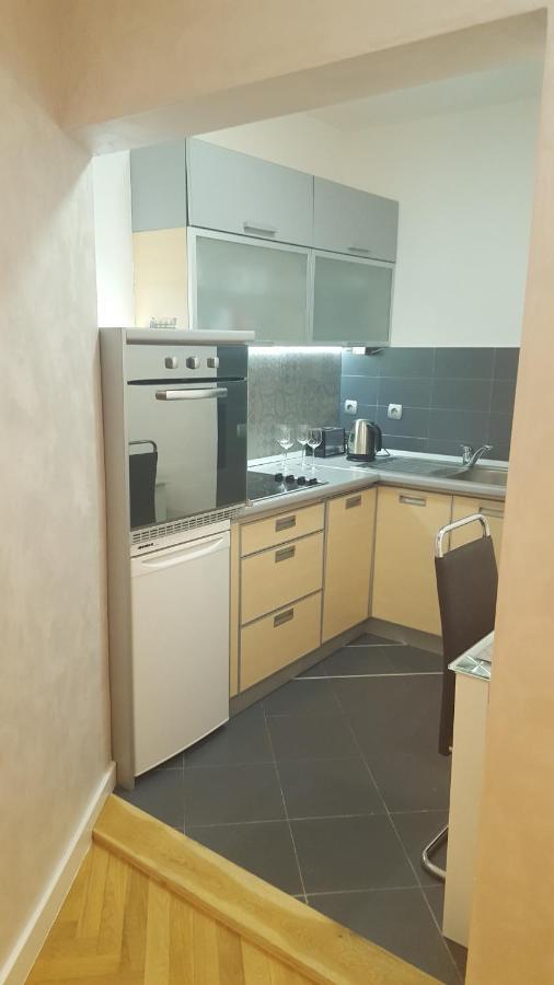 Arena Relax Apartman Belgrado Buitenkant foto